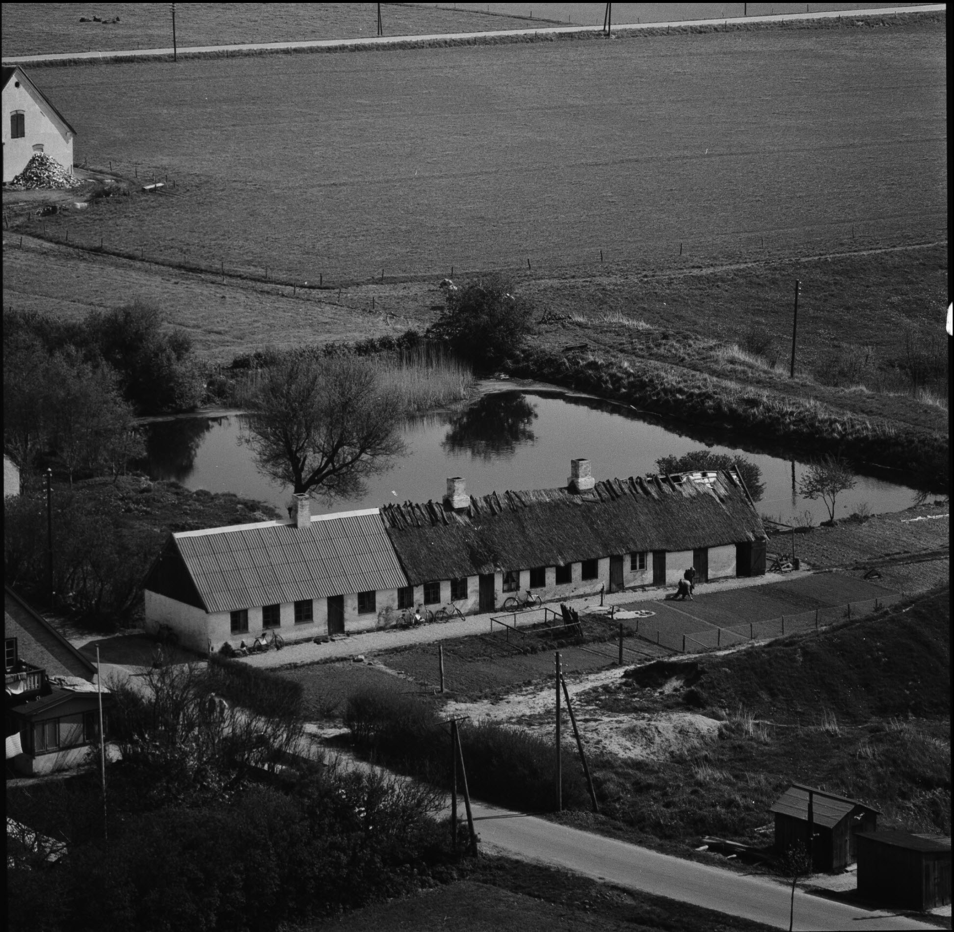Sølvhøj i Kollerøds sydlige ende, blev nedlagt mellem 1893 og 1913. Herover ses luftfoto fra 1959 af den sidste længe.